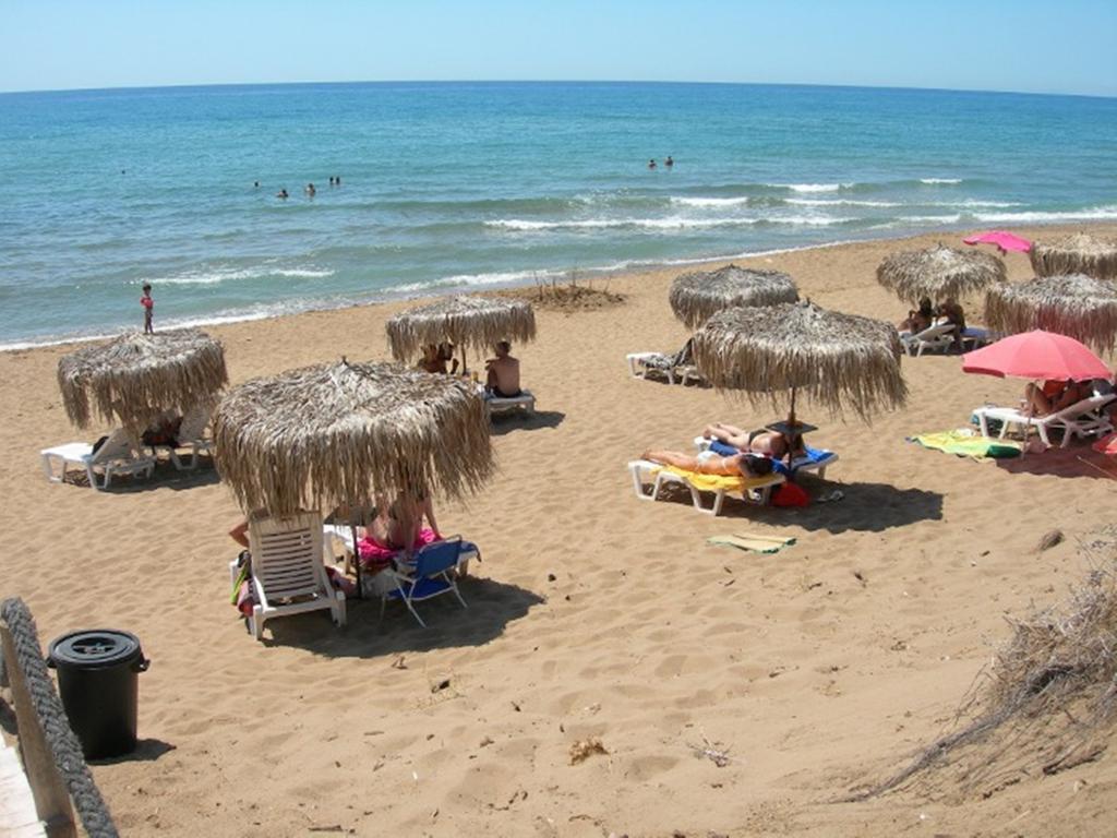Asfodelos Apartment Hotel Каковатос Екстериор снимка
